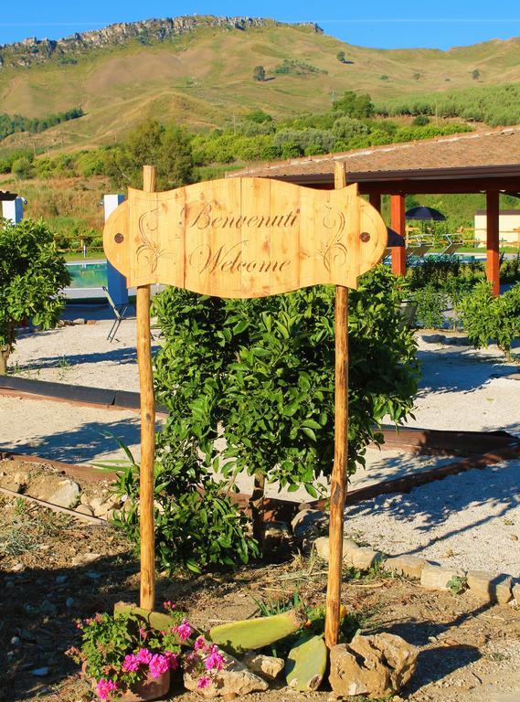 Tenuta Lanza Il Mulino Acquaviva Platani Zewnętrze zdjęcie