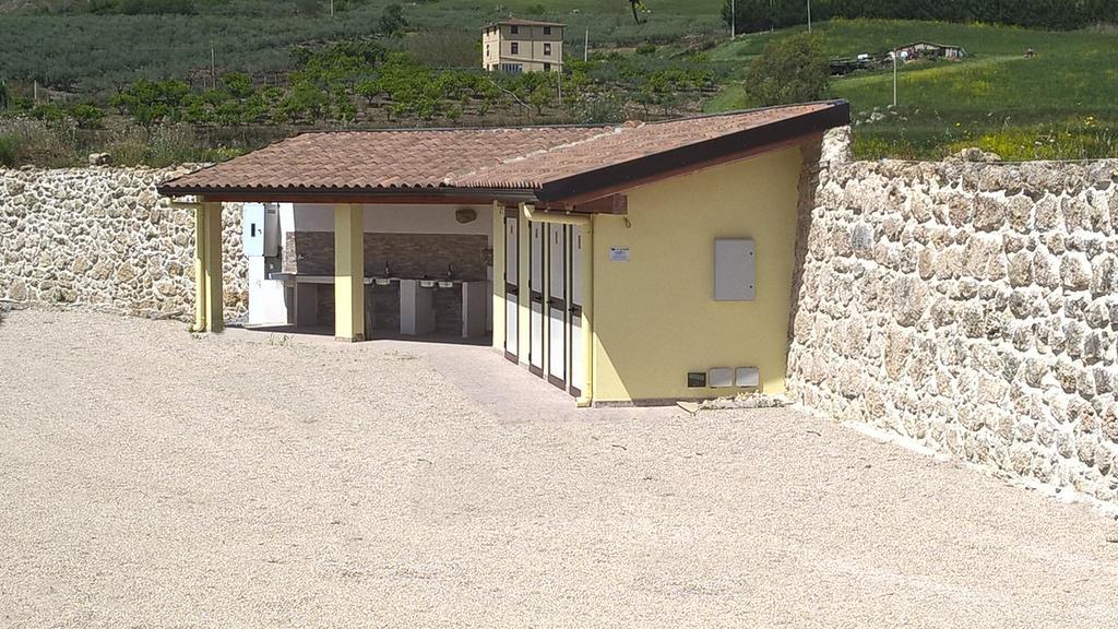 Tenuta Lanza Il Mulino Acquaviva Platani Zewnętrze zdjęcie