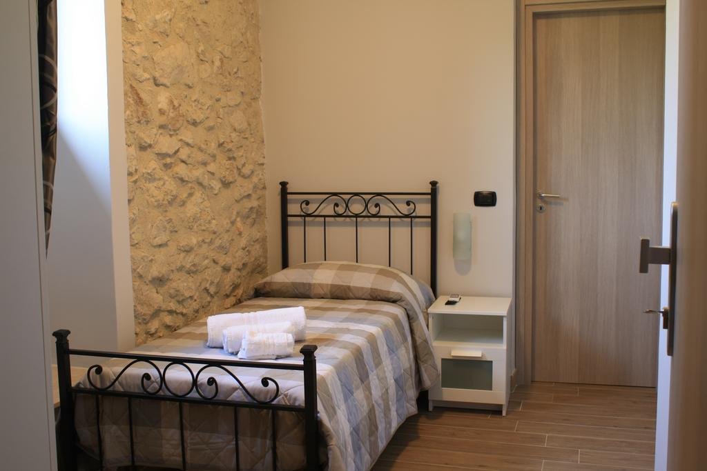 Tenuta Lanza Il Mulino Acquaviva Platani Zewnętrze zdjęcie