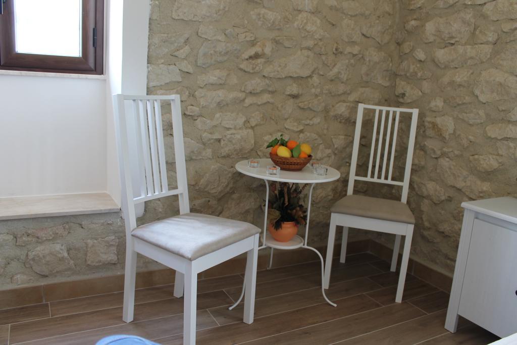 Tenuta Lanza Il Mulino Acquaviva Platani Zewnętrze zdjęcie